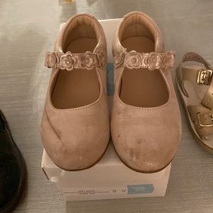 Elephantito girls gold ballet flats with flowers size 27
